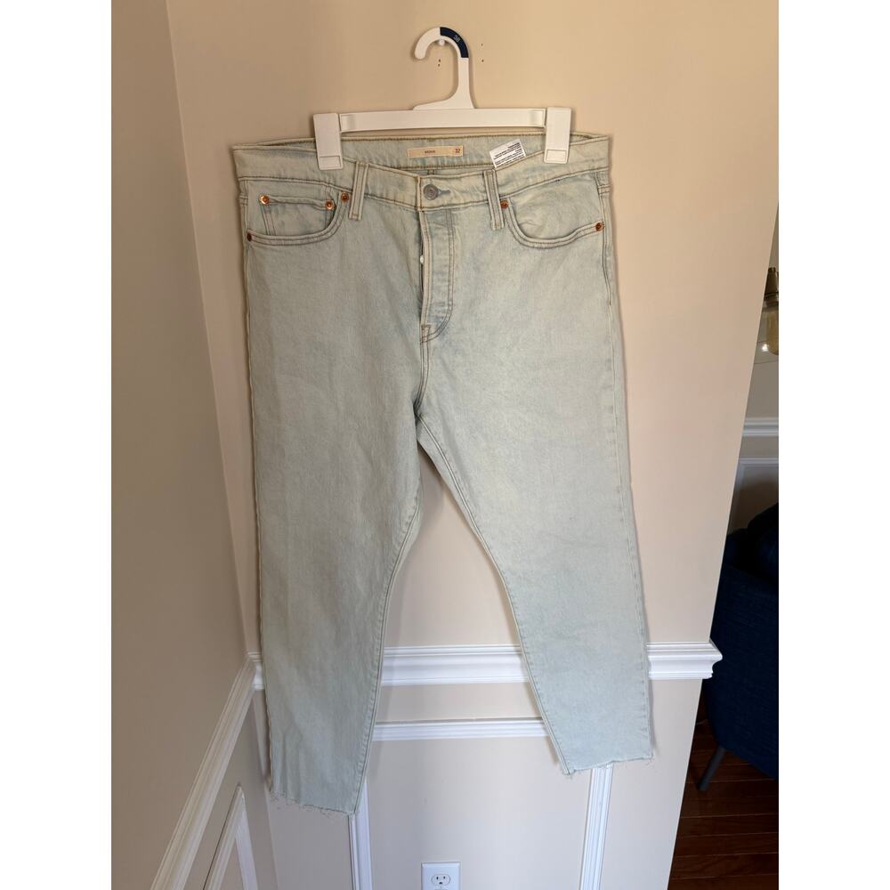 Women’s Light Blue Button-Fly Wedgie Levi’s Jeans Sz 32 Casual - Picture 3 of 10